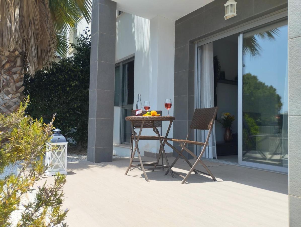 Bungalow En Punta Prima 2 Dormitorios Y Piscina Торевиеха Екстериор снимка